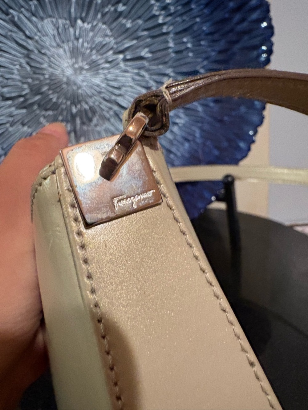 Salvatore Ferragamo Pearlescent Cream Small Shoulder Bag - Picture 6 of 11